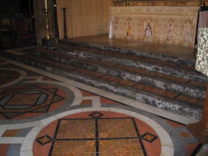 floor tiles at altar stpes