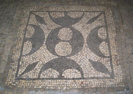 pelta Roman mosaic
