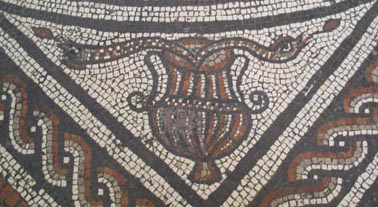 Romaan mosaic urn